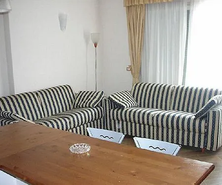 Aparthotel Recostano